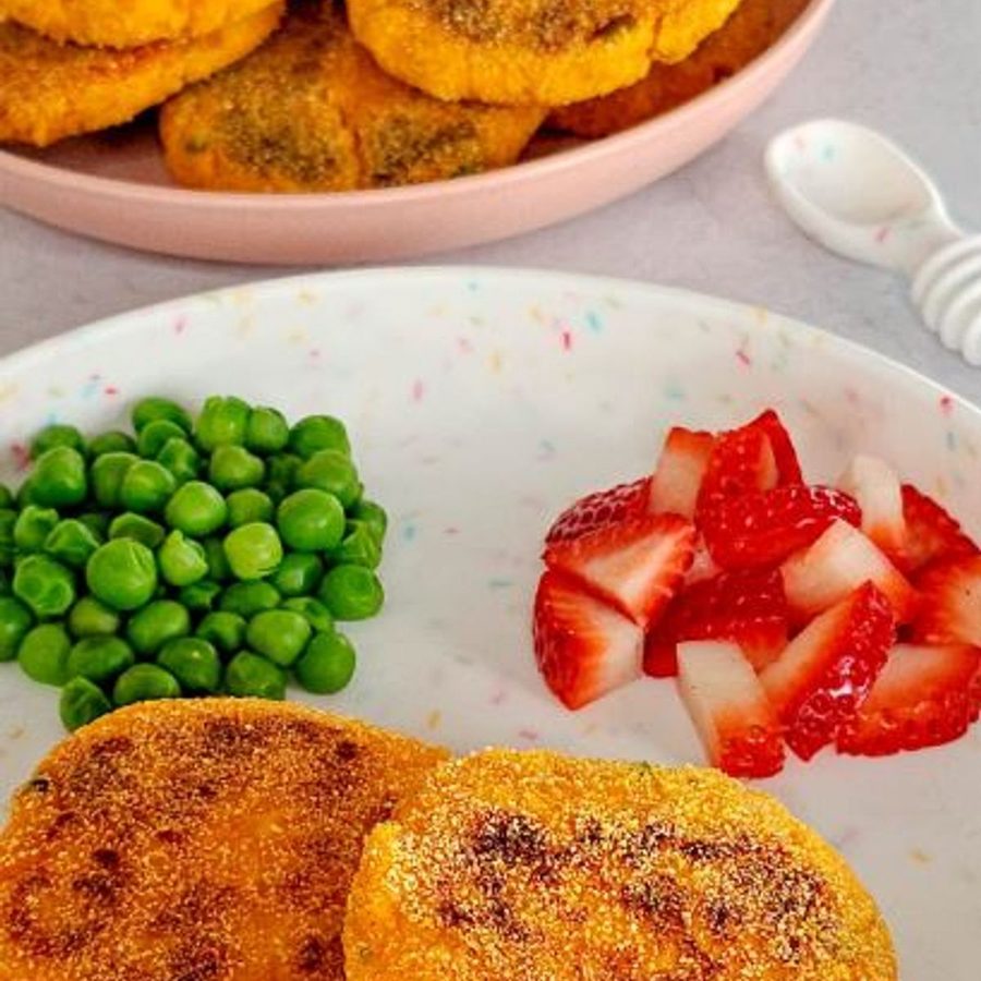 Baked salmon fillet with vegetables