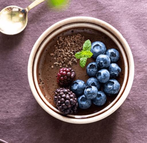 Berry smoothie bowl dessert